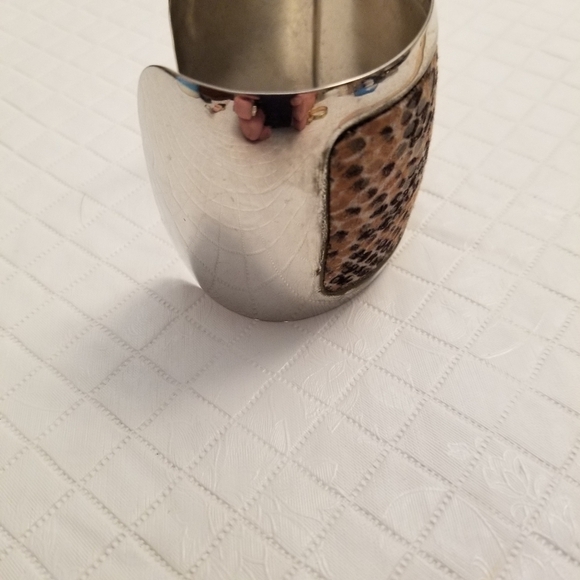 Leopard Print Cuff Bracelet Silver Tone 2 inches wide - Picture 3 of 9